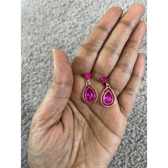 Fuchsia teardrop earrings , small crystal hot pink gold tone tear drop earrings - Picture 1 of 4